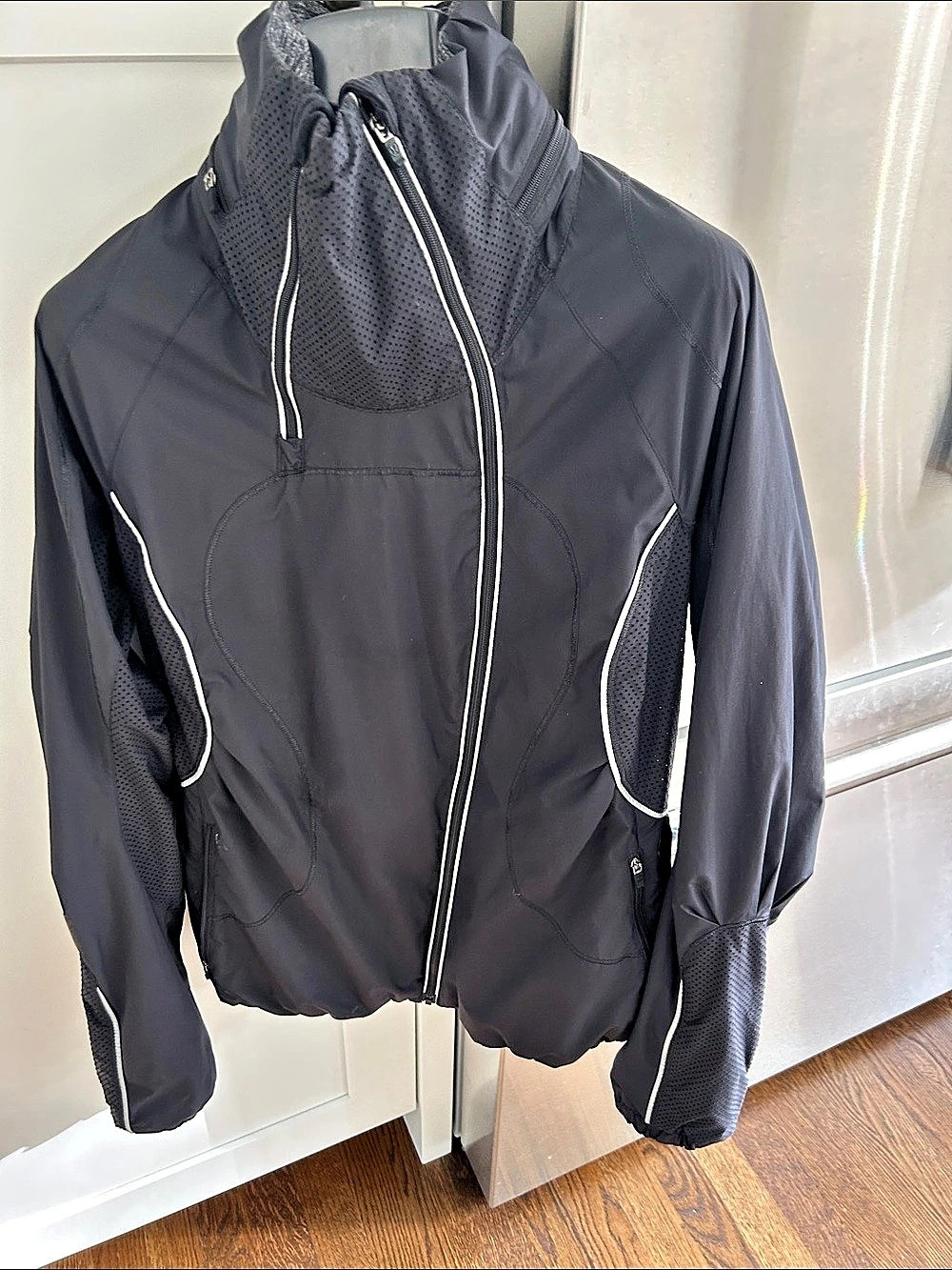 Lululemon Run Inspire Jacket Black Size 6